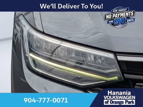 Certified 2023 Volkswagen Tiguan SE R-Line FWD image 9
