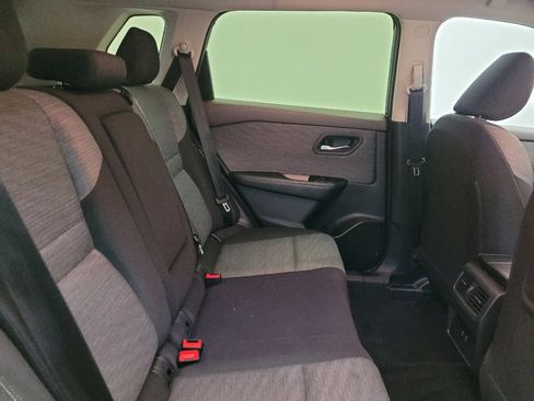 Used 2023 Nissan Rogue SV image 19