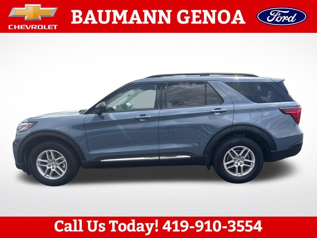 Used 2025 Ford Explorer Active AWD/4WD image 6