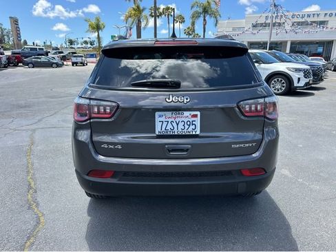 Used 2018 Jeep Compass Sport w/ Tech Group AWD/4WD image 5