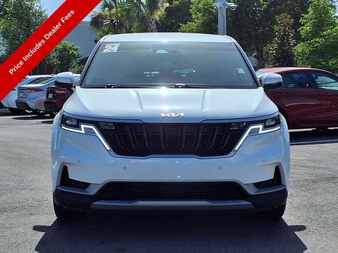 Used 2024 Kia Carnival EX FWD image 2