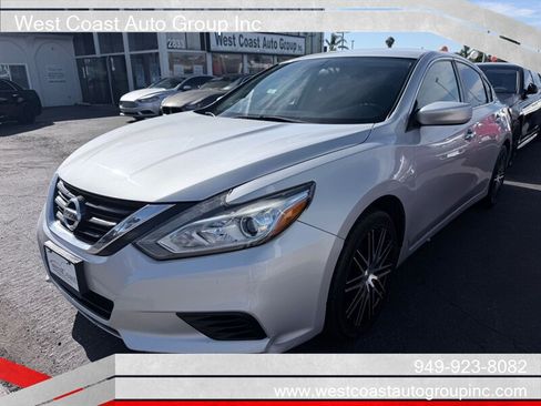 Used 2017 Nissan Altima 2.5 S w/ Power Driver Seat Package FWD image 3