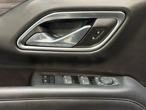 Used 2021 GMC Yukon SLT w/ SLT Premium Package image 13