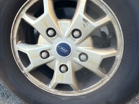 Used 2015 Ford Transit 250 Medium Roof image 18