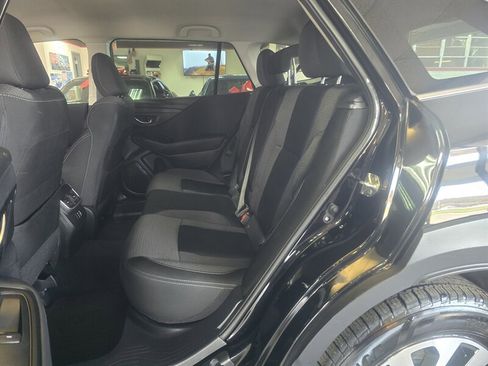 Used 2023 Subaru Outback Premium image 12