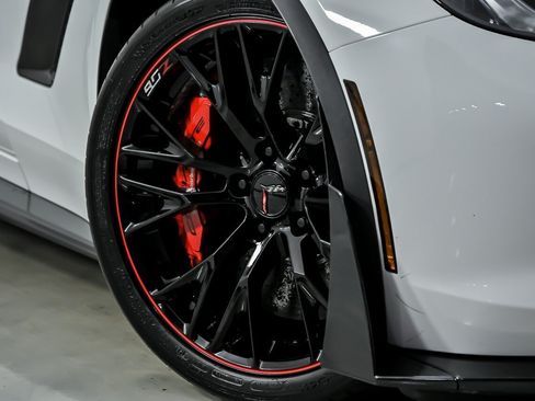 Used 2016 Chevrolet Corvette Z06 w/ 3LZ Preferred Equipment Group RWD image 4
