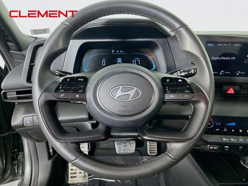 Used 2025 Hyundai Elantra Sport FWD image 14