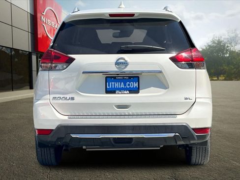 Used 2017 Nissan Rogue SL FWD image 8
