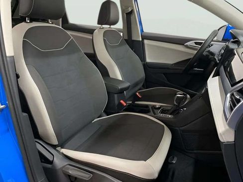 Used 2025 Volkswagen Taos SE w/ Panoramic Sunroof Package AWD/4WD image 80