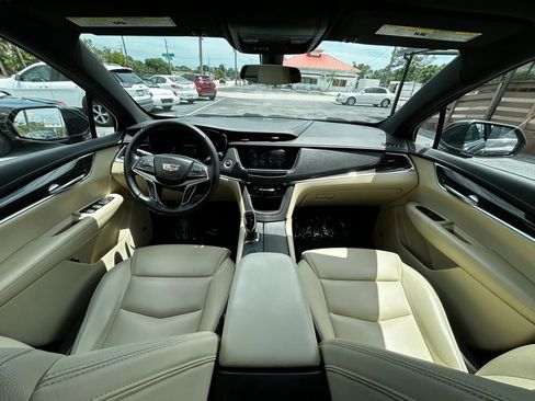 Used 2019 Cadillac XT5 FWD image 20