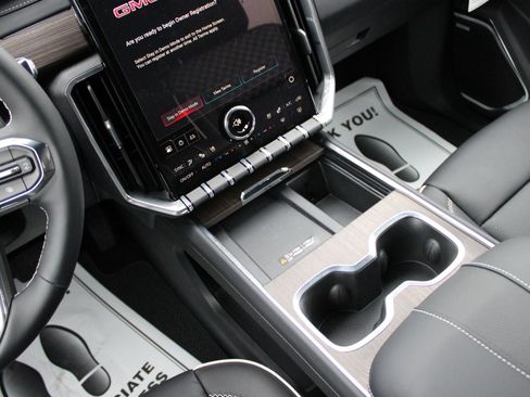 New 2026 GMC Acadia Denali w/ Super Cruise Package image 39