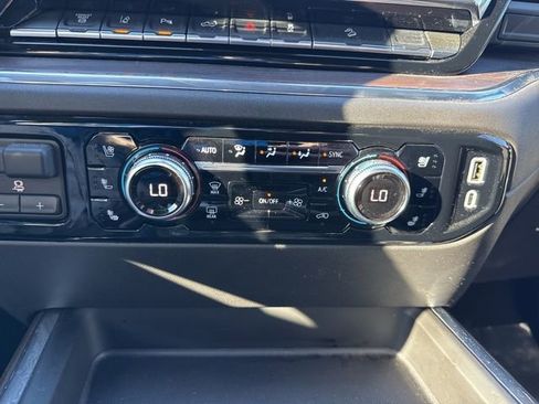 Used 2025 GMC Sierra 3500 SLT w/ SLT Premium Package image 30