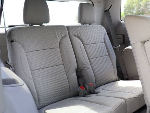 Used 2019 GMC Acadia SLE FWD image 27