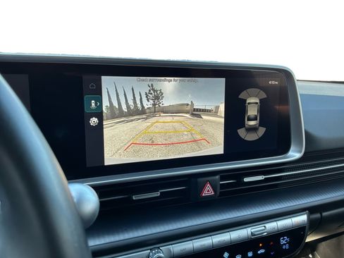 Used 2024 Hyundai Ioniq 6 SE RWD image 12