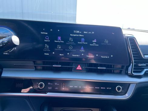 Certified 2025 Kia Sportage SX AWD/4WD image 18