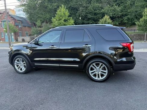 Used 2016 Ford Explorer Limited image 4