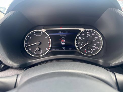 Used 2025 Nissan Sentra SV FWD image 34