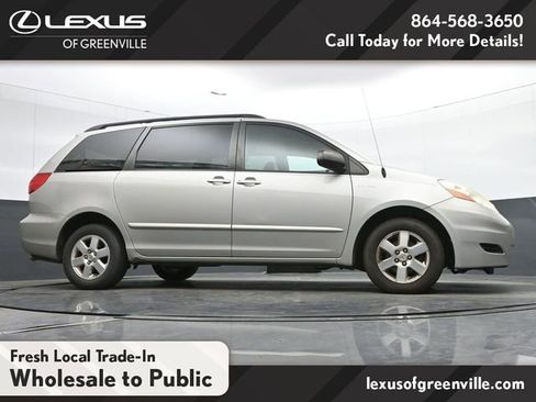 Used 2010 Toyota Sienna LE image 11