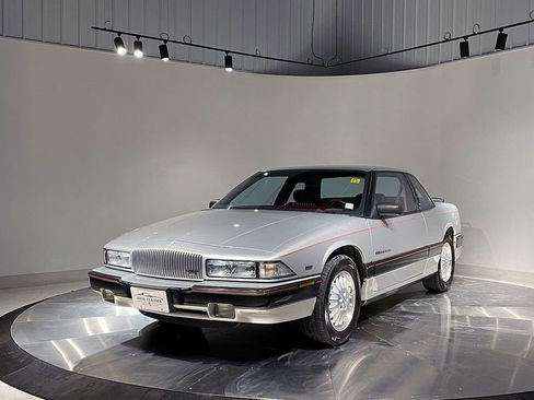 Used 1991 Buick Regal Custom FWD image 2
