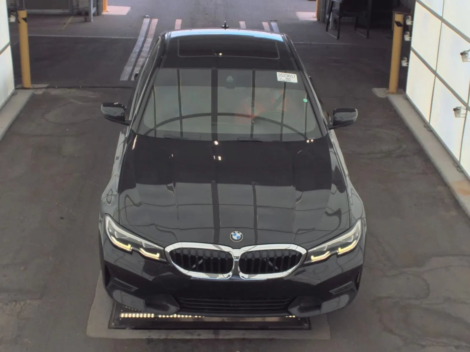 Used 2019 BMW 330i xDrive Sedan w/ Convenience Package AWD/4WD image 3