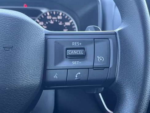 Used 2025 Nissan Rogue S FWD image 27
