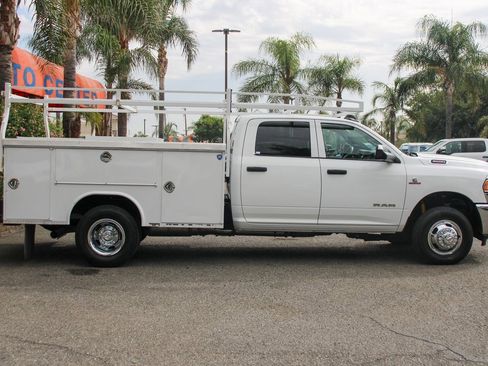 Used 2021 RAM 3500 Tradesman w/ Chrome Appearance Group image 11