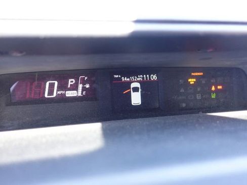 Certified 2016 Toyota Prius C Three image 17