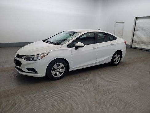 Used 2018 Chevrolet Cruze LS w/ LS Fleet Convenience Package image 2