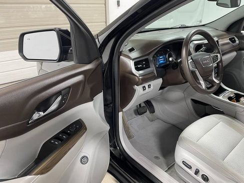 Used 2023 GMC Acadia SLE w/ LPO, Cargo Package AWD/4WD image 10