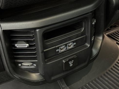 Used 2022 RAM 1500 Laramie AWD/4WD image 13