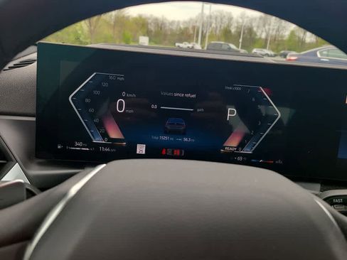 Used 2023 BMW 330i xDrive Sedan w/ Premium Package image 4