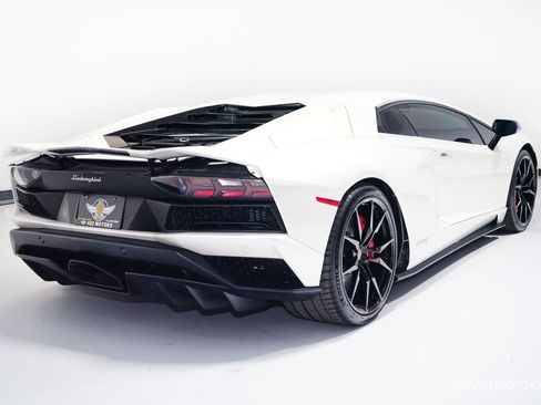 Used 2017 Lamborghini Aventador S AWD/4WD image 6