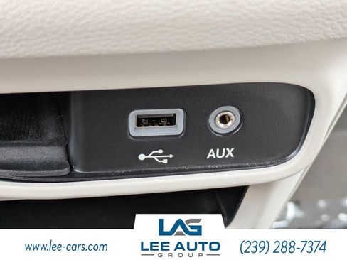 Used 2018 Chrysler Pacifica Touring-L w/ Advanced Safetytec Group FWD image 27