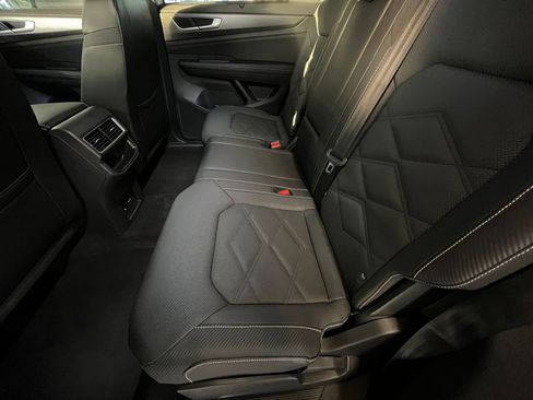 Used 2025 Volkswagen Atlas Cross Sport SE image 27