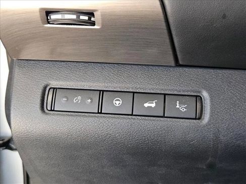 Used 2022 Nissan Pathfinder Platinum w/ Cargo Package image 13