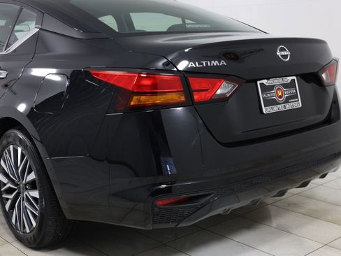 Used 2025 Nissan Altima 2.5 SV FWD image 41
