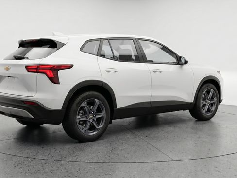Used 2025 Chevrolet Blazer LT FWD image 9