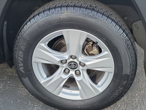 Used 2021 Toyota RAV4 XLE image 24