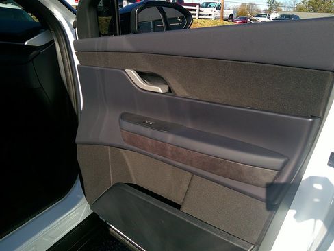 Used 2023 Fisker Ocean One image 18