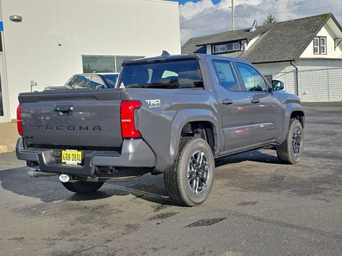 New 2025 Toyota Tacoma TRD Sport image 5