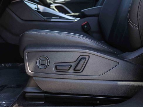 Used 2025 Audi Q5 Premium w/ Convenience Package AWD/4WD image 25