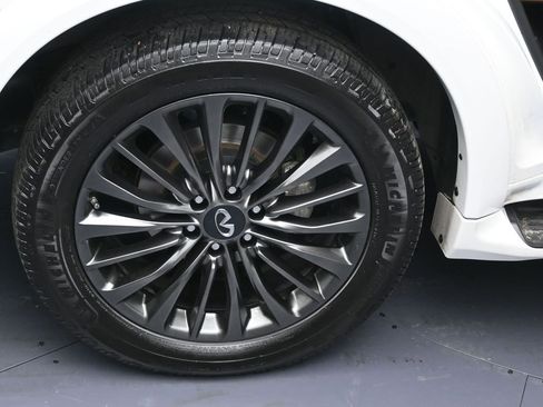 Used 2023 INFINITI QX80 Sensory w/ All-Season Package image 5