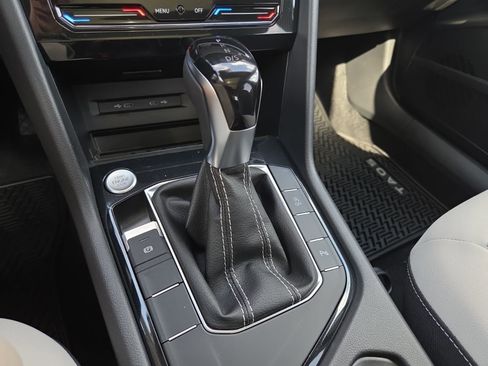 New 2026 Volkswagen Taos SE FWD image 26