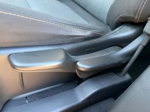 Used 2020 Chevrolet Traverse LS image 6