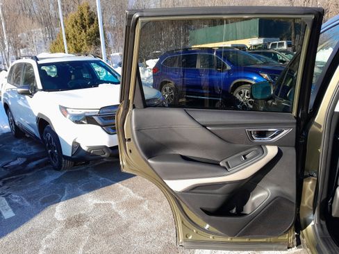 Used 2024 Subaru Forester Limited image 27