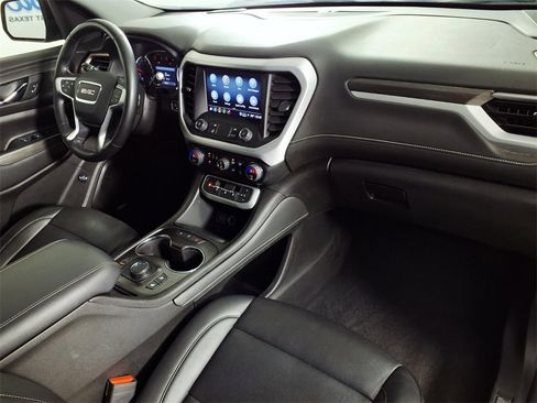 Used 2023 GMC Acadia SLT image 13