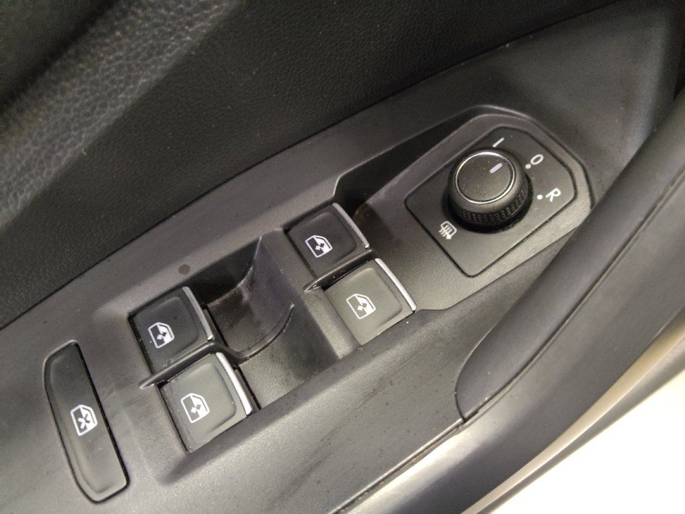 Used 2025 Volkswagen Jetta Sport FWD image 27