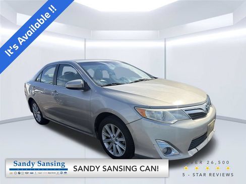 Used 2013 Toyota Camry XLE w/ Leather Pkg FWD image 1