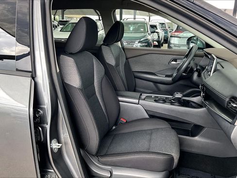 Certified 2021 Nissan Rogue SV FWD image 9
