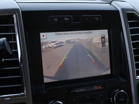 Used 2017 Ford F350 Lariat w/ Chrome Package image 17